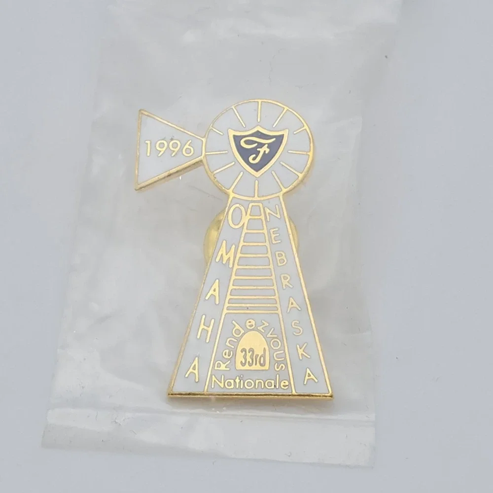1996 OMAHA, NEBRASKA Pin Brooch 33rd National Rendezvous White Enamel Gold Tone‎